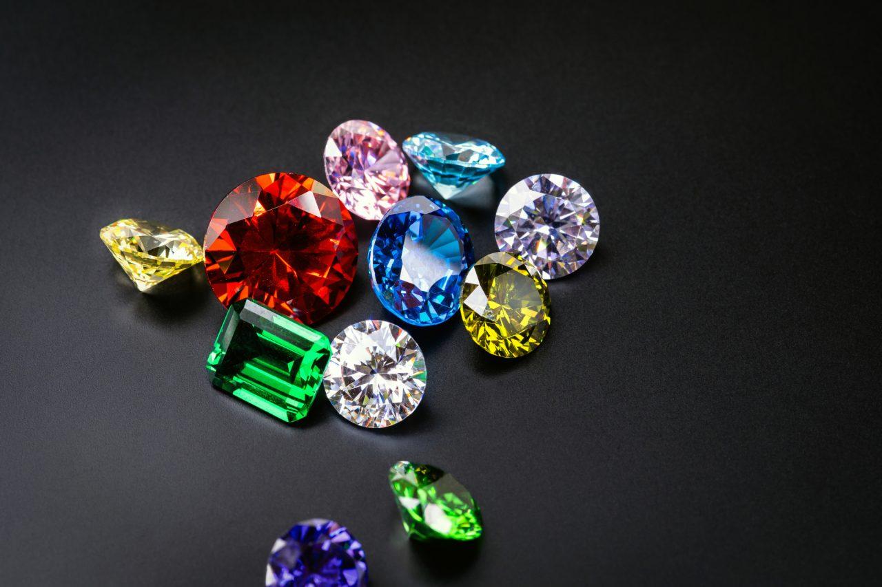 how gemstones get their color