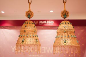 Guinness World Records gold earrings